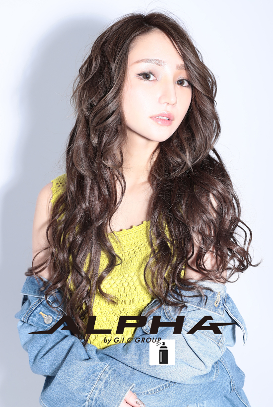 大阪ミナミの人気のヘアサロンベルグローブロッサム、可愛い巻き髪スタイル、色っぽいダウンスタイル
