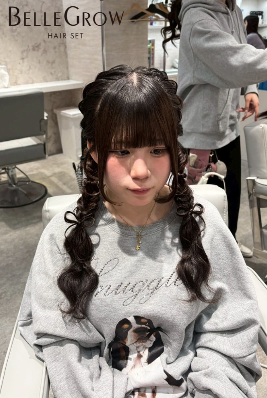 ツイン編み下ろしヘア
