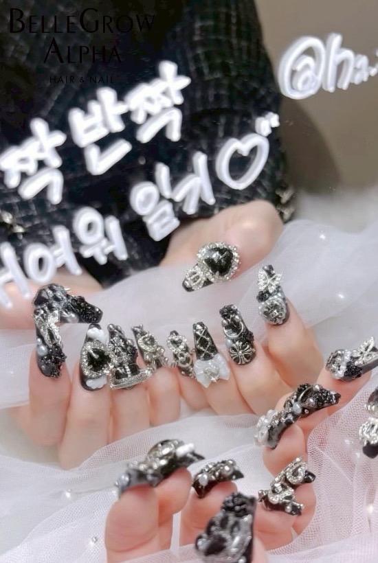 ブラックゴテゴテネイル